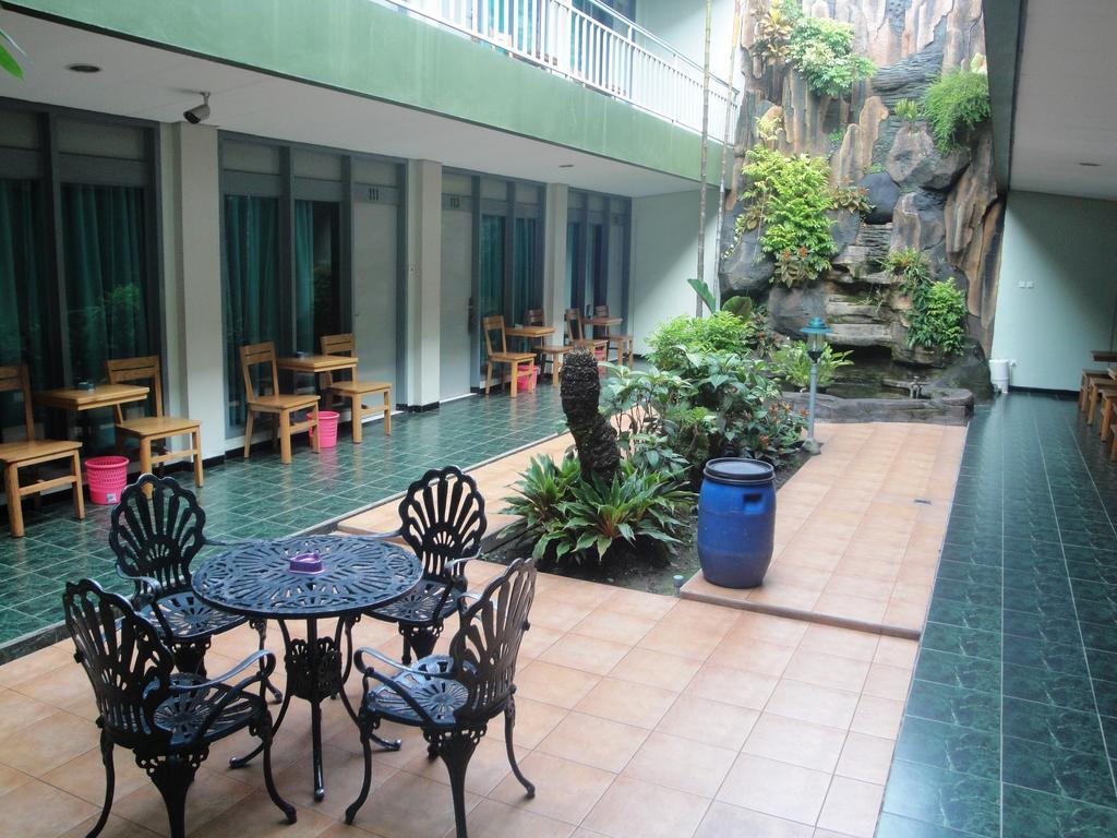Hotel Trio Solo Exterior foto