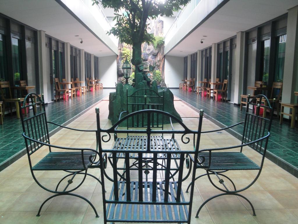 Hotel Trio Solo Exterior foto